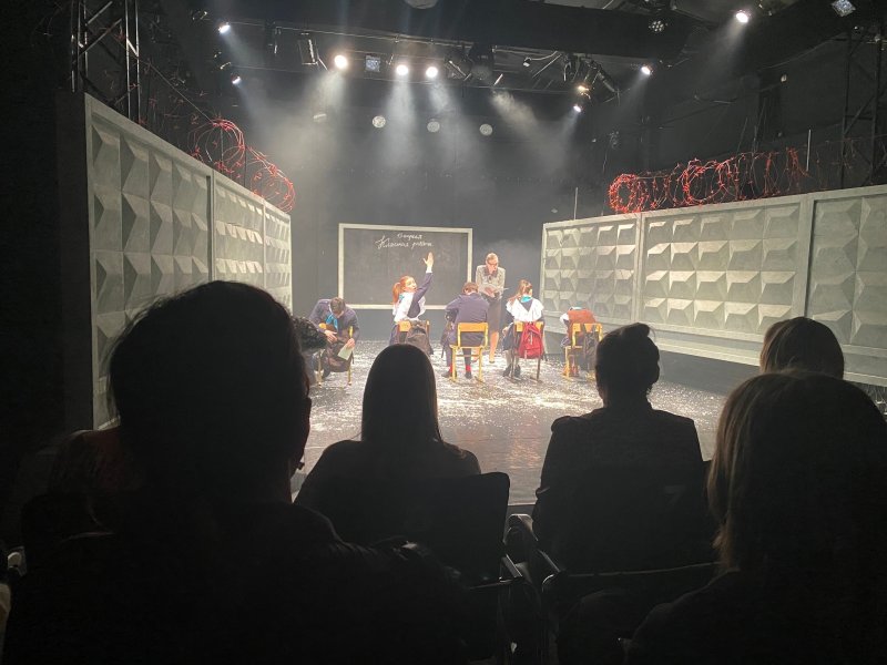 ВСЕ В ТЕАТР