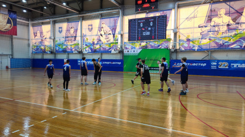 29-30 ноября 2025 года в ЦКД «Юность» состоялись соревнования по баскетболу среди юношей в зачёт городской Спартакиады общеобразовательных организаций и учреждений профессионального образования г. Нягани.