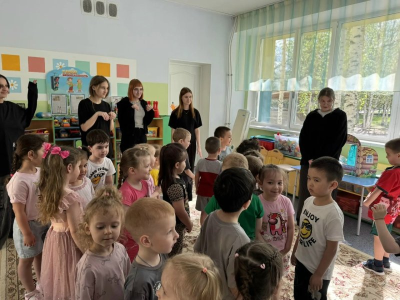 В преддверии одного из самых светлых и добрых праздников — Дня защиты детей, стены МАДОУ г. Нягань "Д/с №5 "Дубравушка" наполнились смехом, музыкой и волшебством.