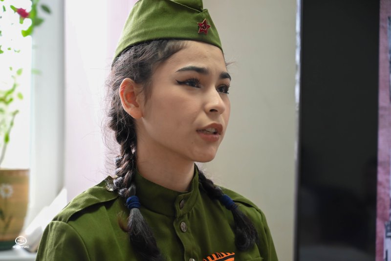 Сквозь года звенит Победа