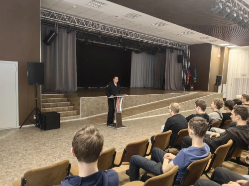 В рамках профилактической акции «Внимание — дети!» в стенах нашего колледжа прошла встреча обучающихся с сотрудником ГИБДД.