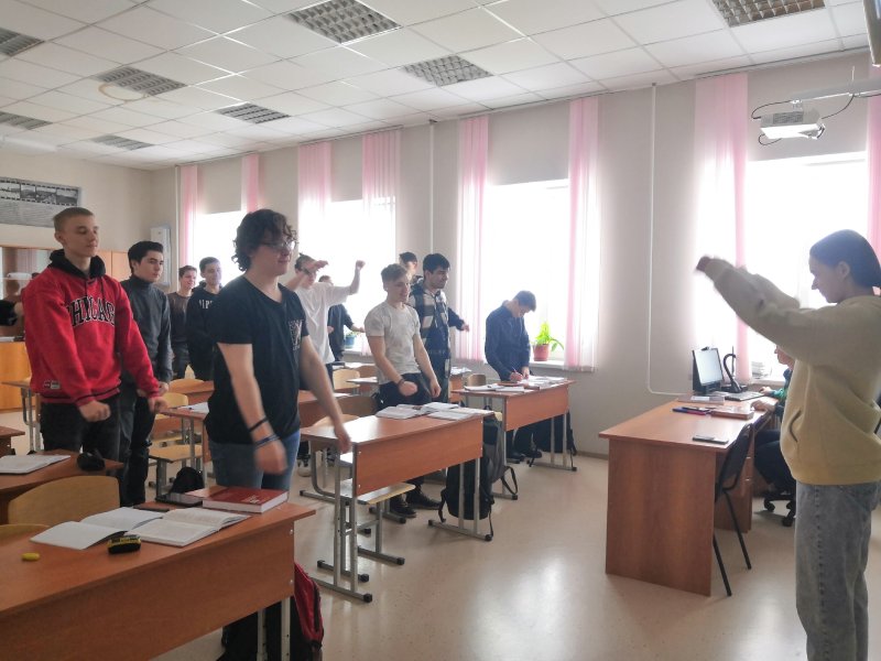 СТАНОВИТЕСЬ НА ЗАРЯДКУ