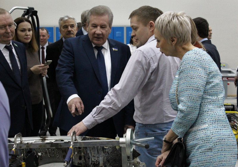 Визит спикера окружного парламента Бориса Хохрякова