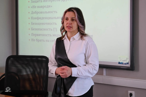 Первая помощь — это не только про бинт и жгут! Сегодня мы учились спасать иначе — словом и вниманием!