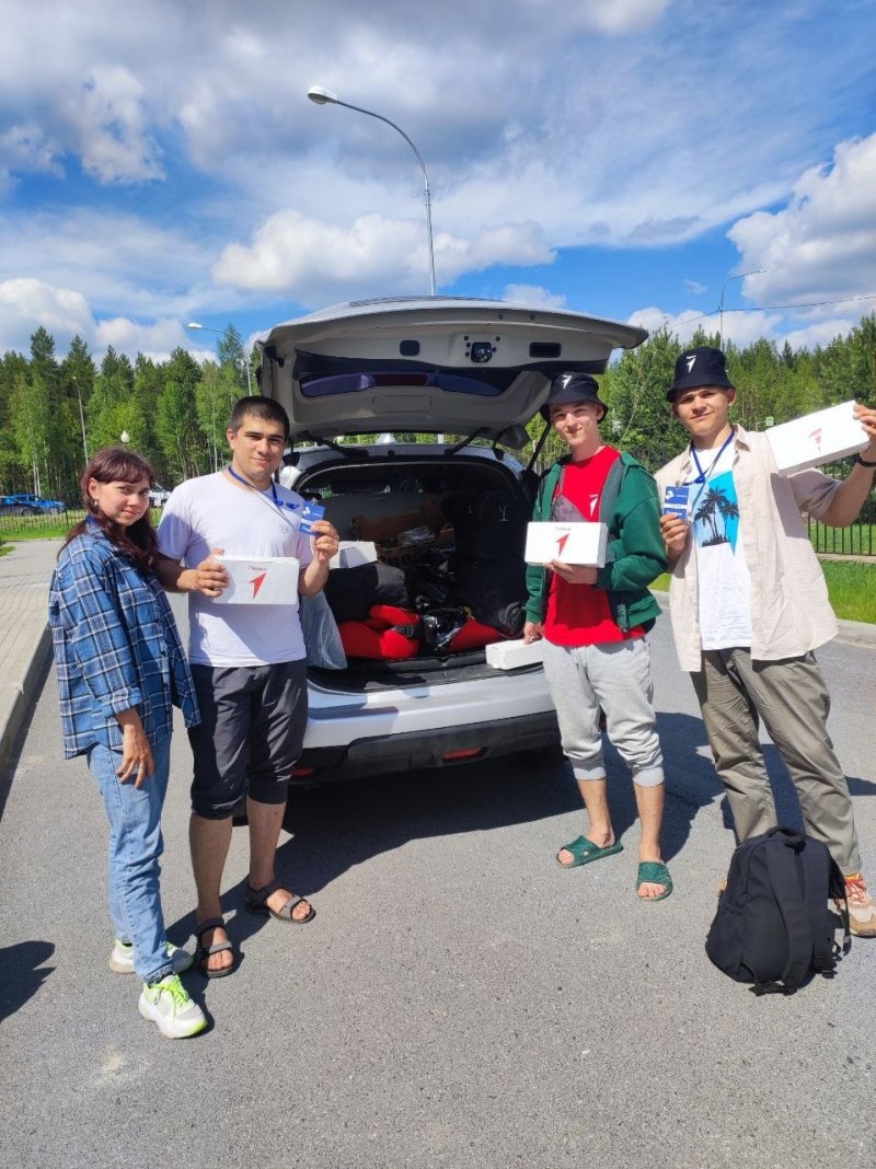 КАК ПРОВОДЯТ ВРЕМЯ ПЕРВЫЕ? НАЕДИНЕ С ПРИРОДОЙ