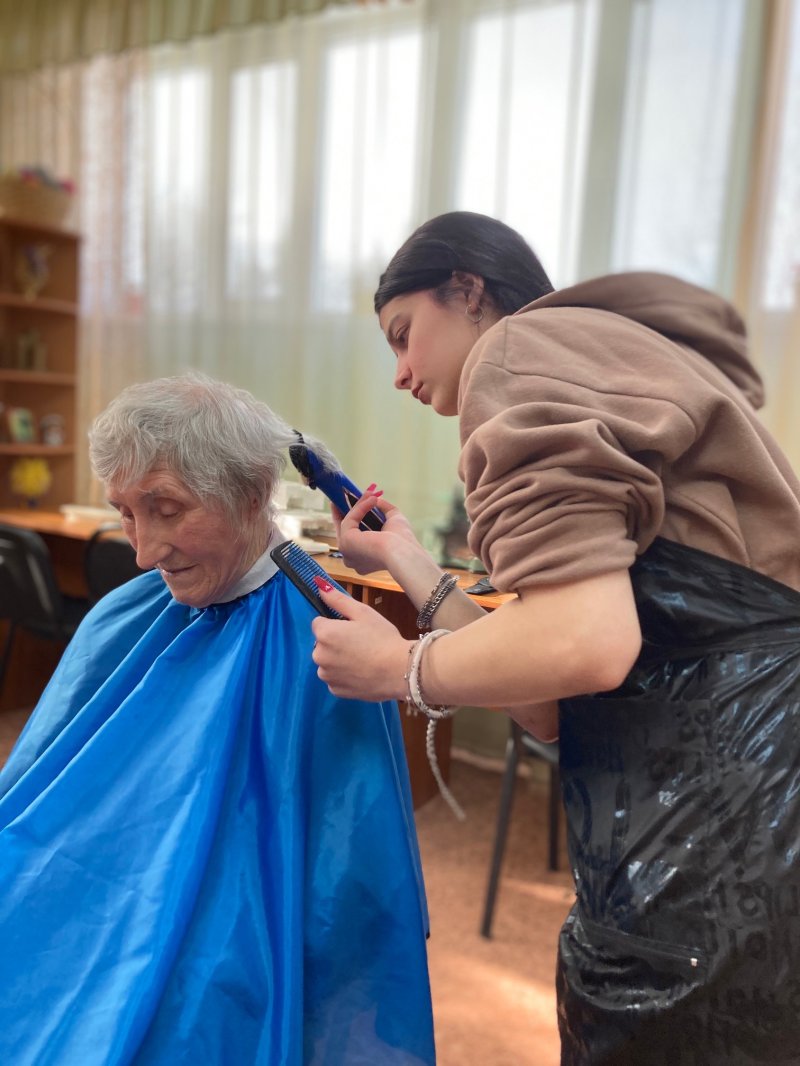 Студенты оказали услуги БУ «Няганский комплексный центр социального обслуживания населения»